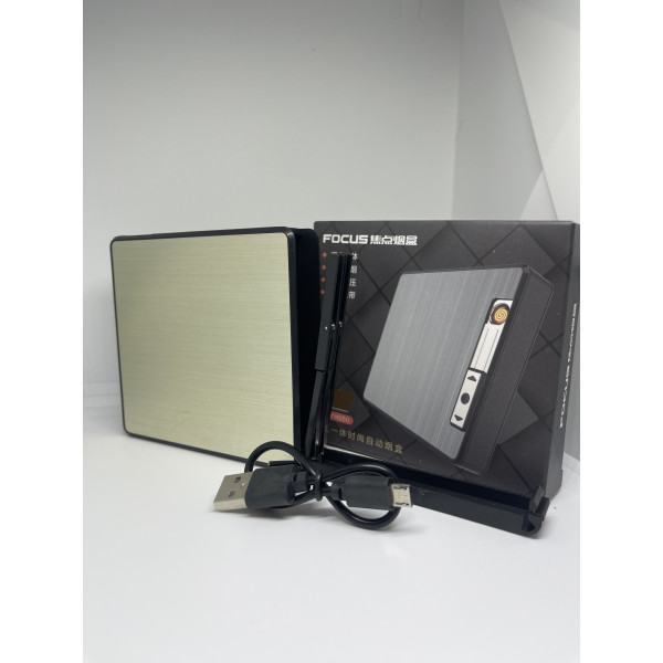 Портсигар пластиковий на 20 сигарет із USB-запальничкою